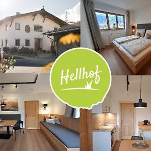 Hell Hof Apartment Innsbruck